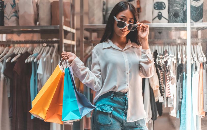 Smart Holiday Spending:  A Guide to Festive Finances